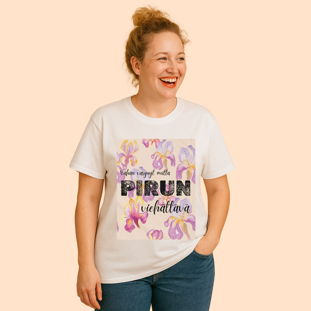 Vähän väsynyt mutta pirun viehättävä - T-paita